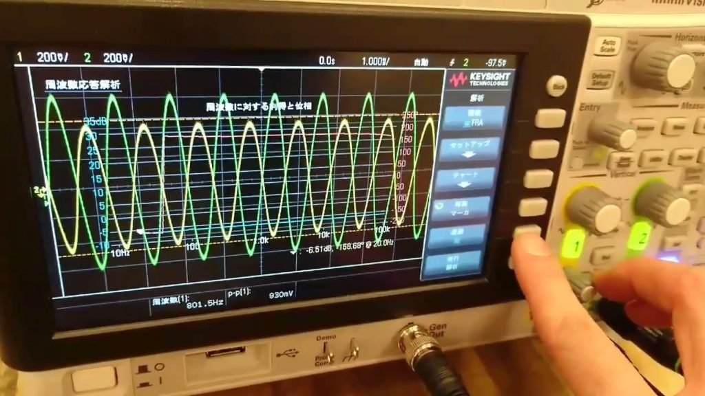 keysight oscilloscope side angle view